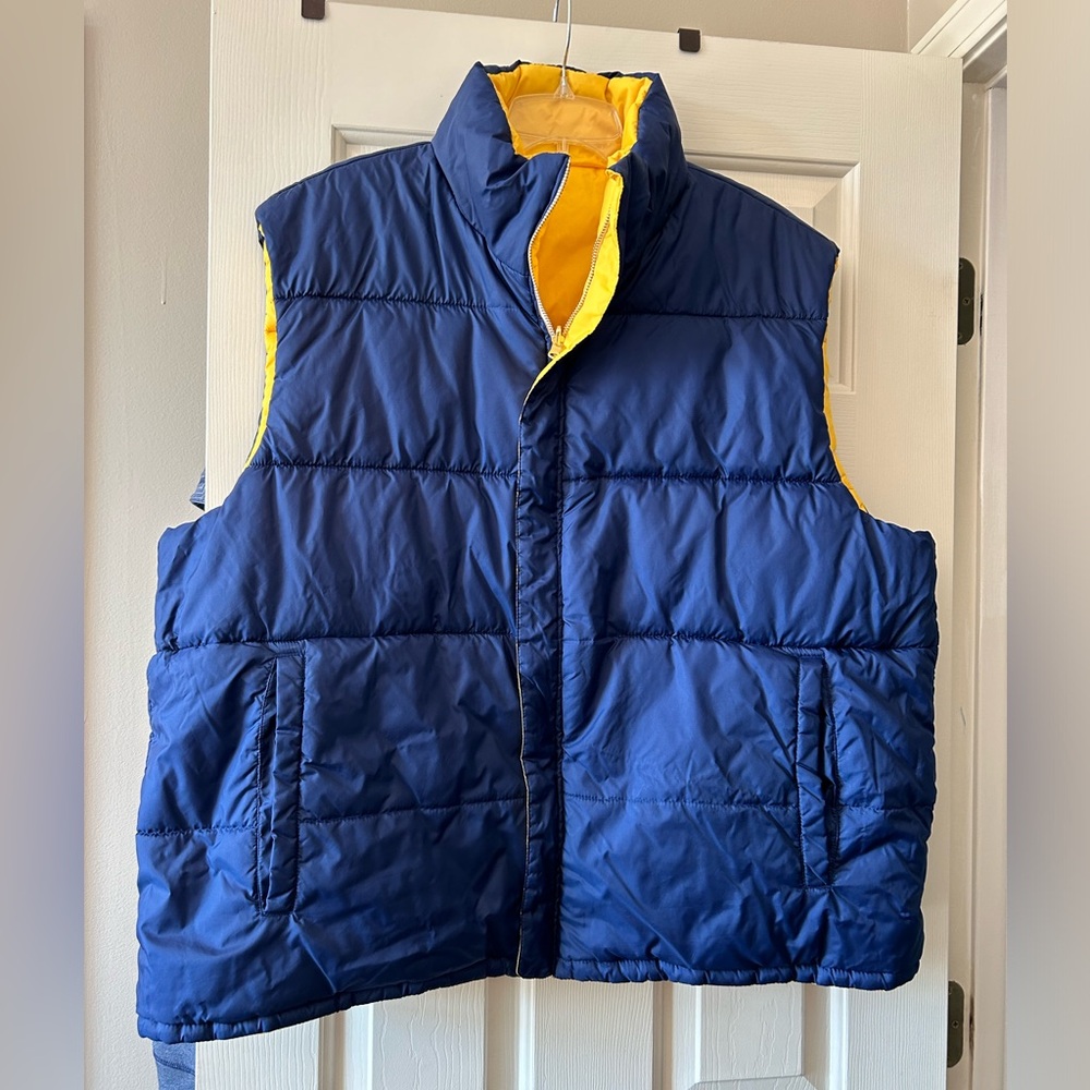 Athletic Works Men’s Size XL Puffer Vest Reversible Blue/yellow W/Pockets
